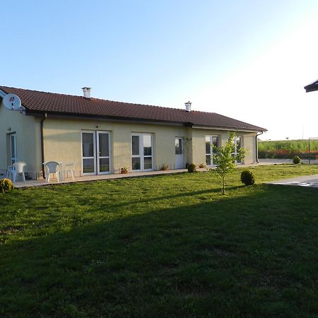 Villa Campo Ezerets Εξωτερικό φωτογραφία
