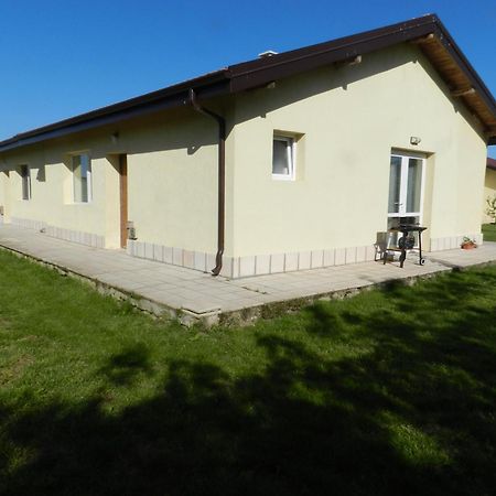 Villa Campo Ezerets Εξωτερικό φωτογραφία