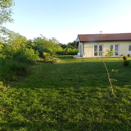 Villa Campo Ezerets Εξωτερικό φωτογραφία