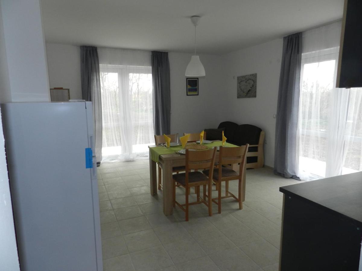 Villa Campo Ezerets Εξωτερικό φωτογραφία