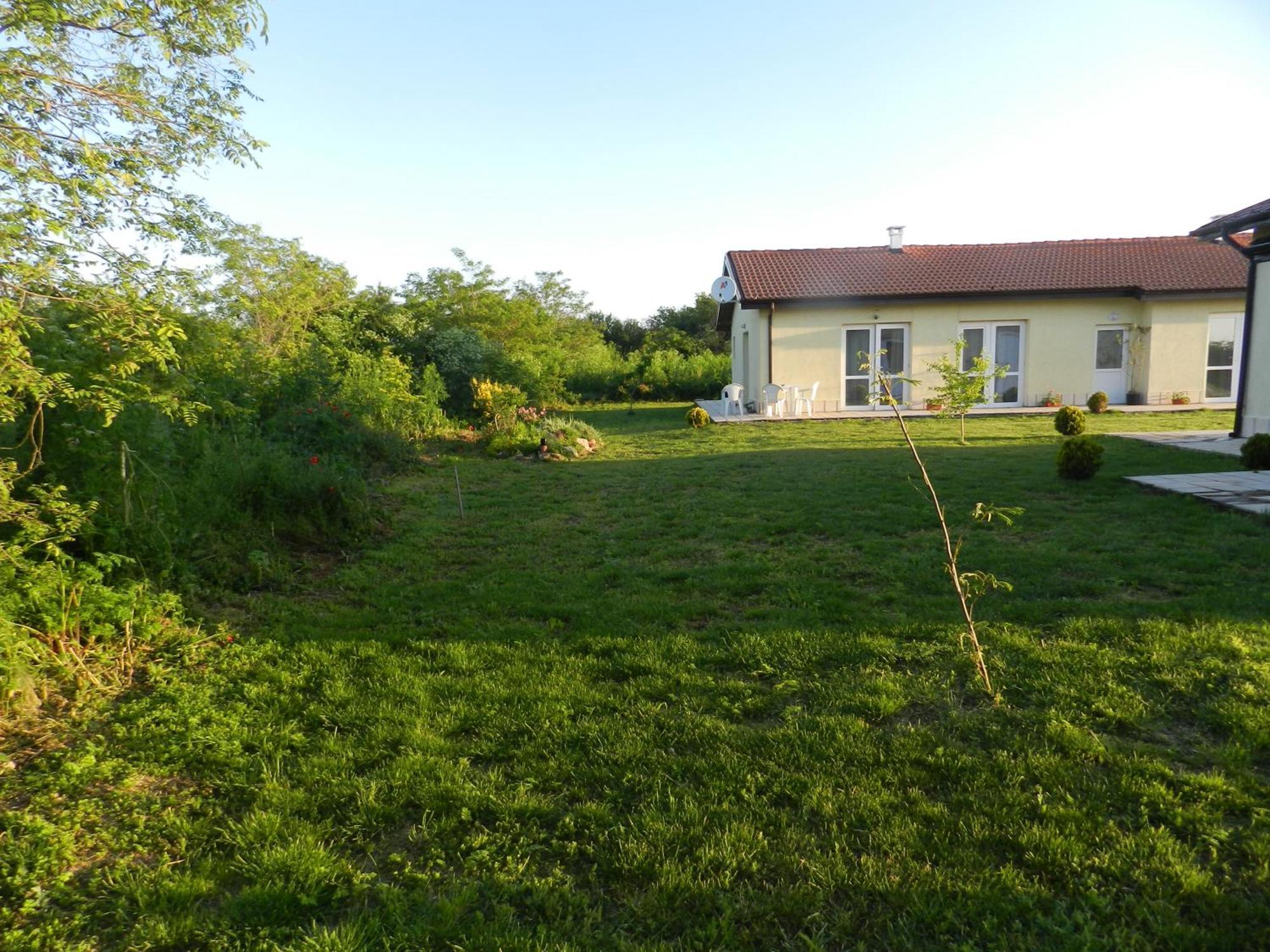 Villa Campo Ezerets Εξωτερικό φωτογραφία